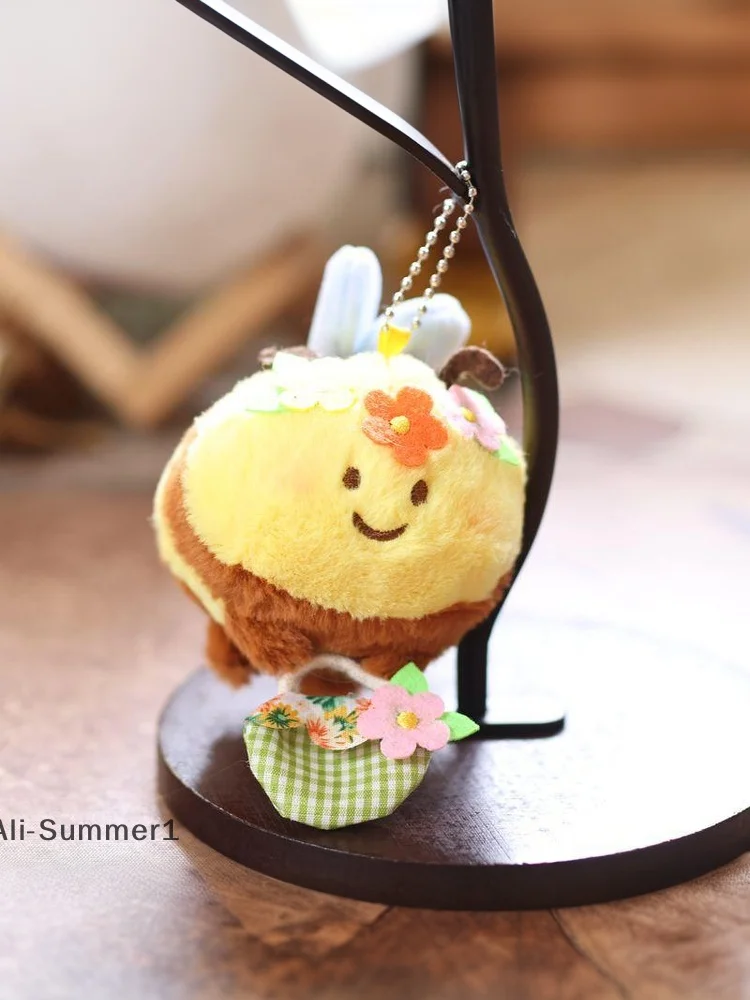 【E】1 Piece Kawaii Cute Flower Basket Little Bee Doll Plush Toy Keychain Pendant Children's Backpack Accessories Holiday Gifts
