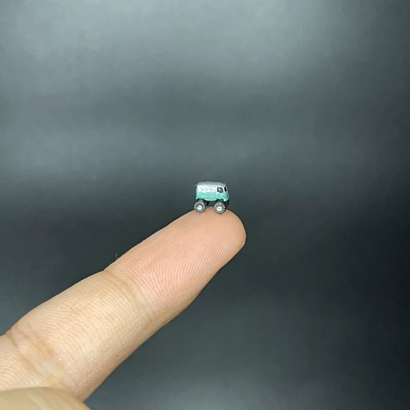 New Product 1: 64 Frame And 1:10 Scale Large Foot Car Miniature Resin Model Scene Photography Ornament Festival Toy Gift view 6