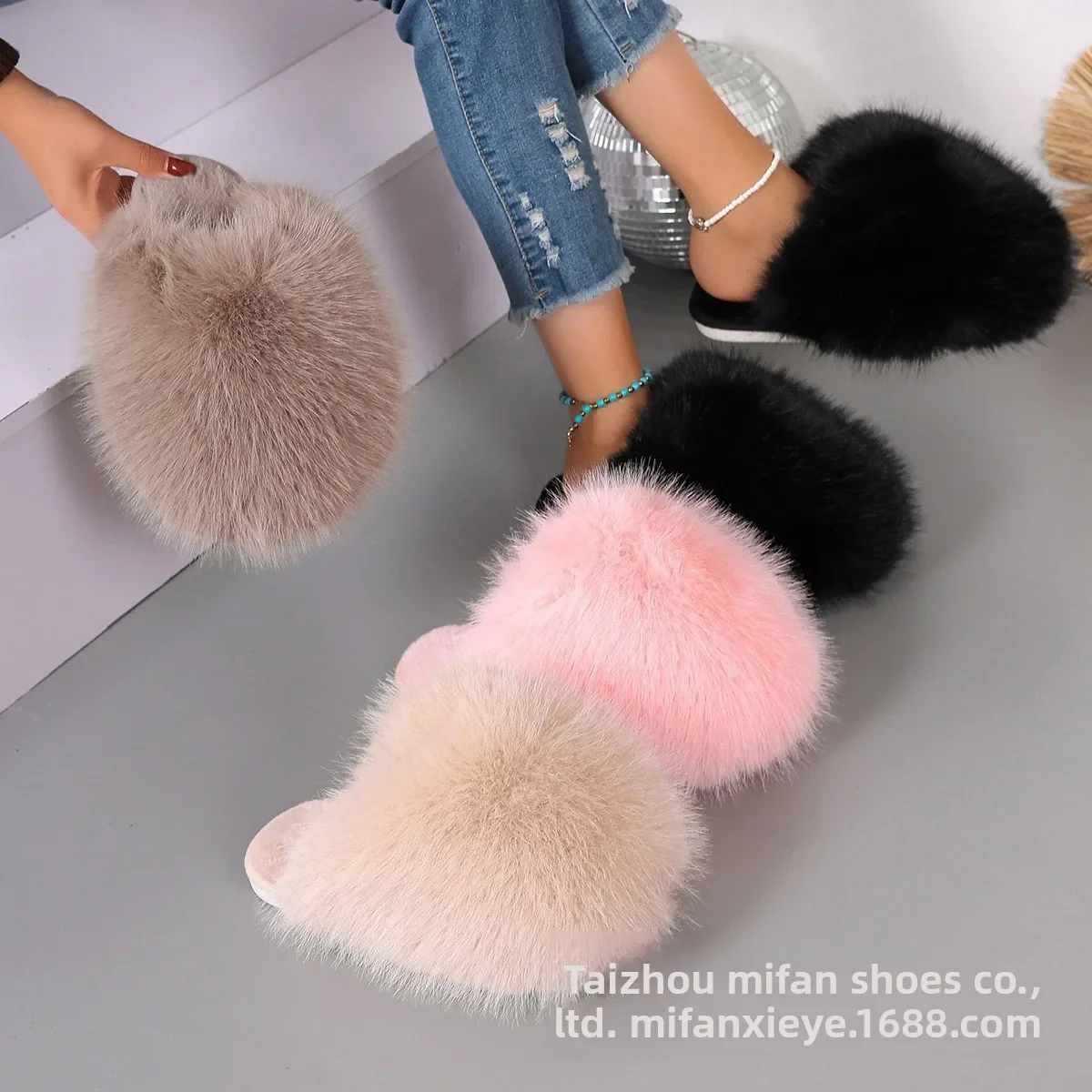 Neue Winter-Damenmode-Fellpantoffeln, Flauschige Niedliche Plüsch-Luxus-Outdoor-Anti-Rutsch-Pantoffeln mit Flachem Boden für Damen – Detail 4