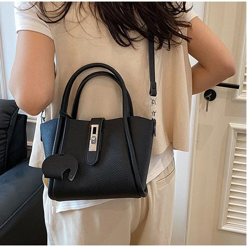 Koreanische Umhängetasche, weiche PU-Eimer-Handtasche, einfarbige Damen-Einkaufstasche mit großer Kapazität, Schultertasche für den täglichen Gebrauch – Detail 16