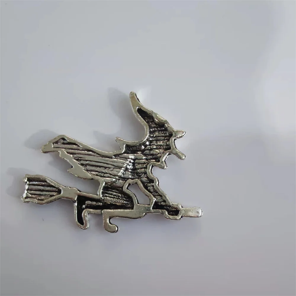 Personality Carving Witch Silver Metal Badge For ZP Kerosene Grind Wheel Lighter DIY Handmade Decor Accessory Smoking Gadget