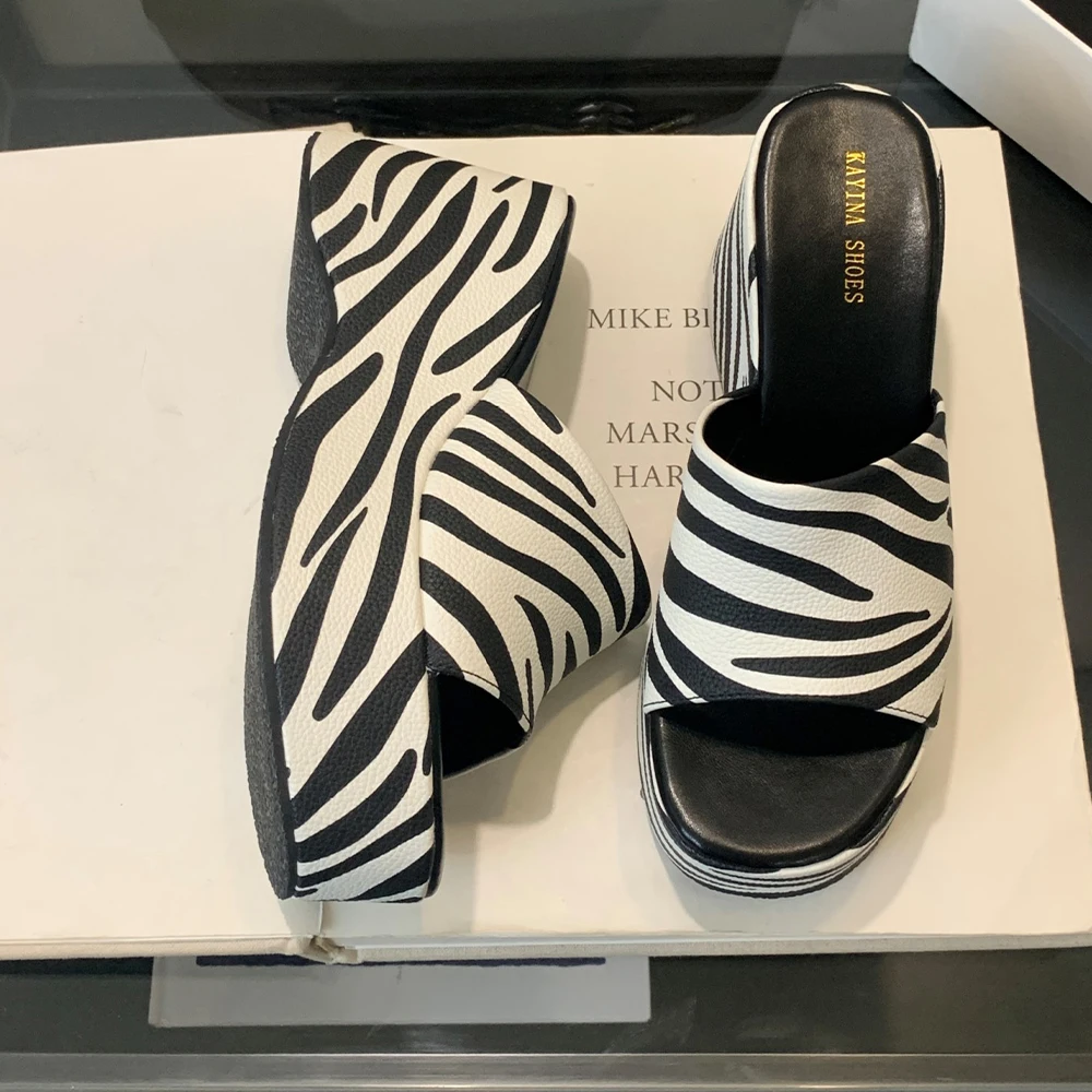 النساء صنادل أرضية أسافين الكعوب النعال ليوبارد الشريحة جولة المفتوحة تو الانزلاق على الصيف صنادل شاطئ البغال الأحذية