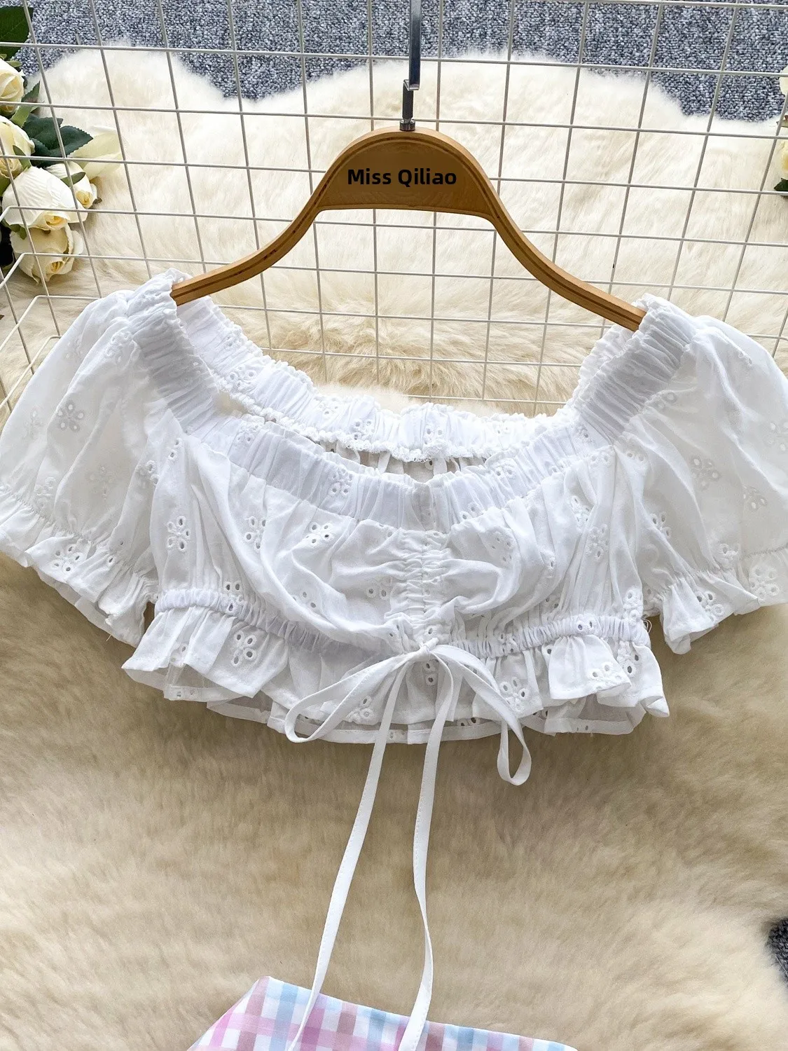 Conjunto de Moda para Mujer: Top Corto Bordado con Hombros Descubiertos y Mangas Abullonadas de Verano 2025 con Falda  de...