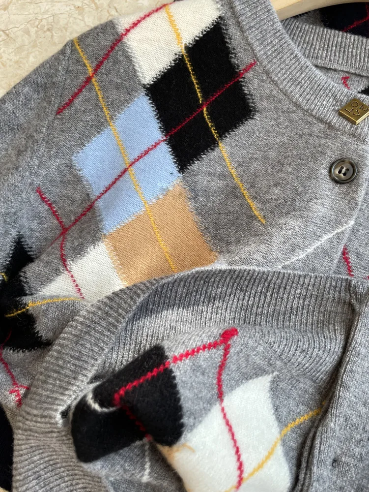 المرأة الرجعية المعين سترة مشغولة من الصوف سترة الصوف الخالص طاقم الرقبة طويلة الأكمام النمط الأكاديمي خزانة عصرية 3K