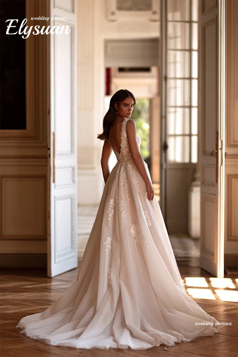 Customized Charming  V-neck Handmade Lace Applique Bridal Grown A Line Wedding Dresses Side Slit  Bridal Grown Vestido De Novia