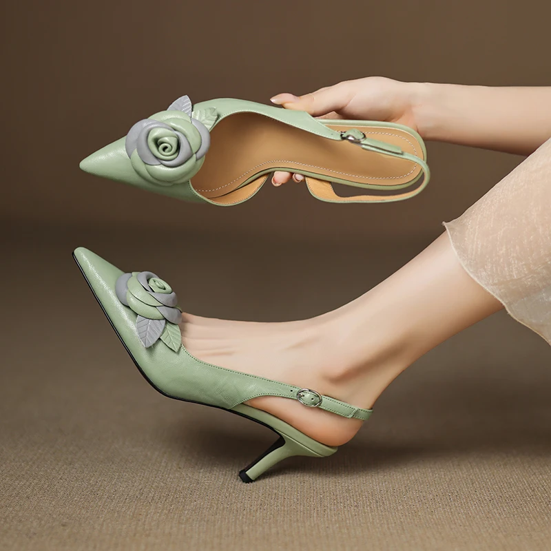 Nouvelles sandales d'été 2026 pour femmes en cuir naturel 22-25cm, en peau de mouton et peau de porc, avec boucle arrière fleurie, talons hauts, chaussures tendance pour femmes
