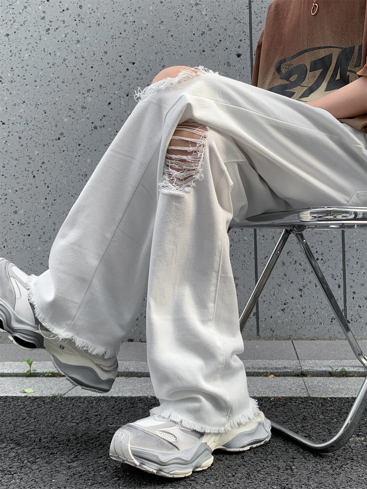 

Men's Loose Straight Leg Jeans Knee Hole Frayed Hem American Street Style Hip Hop Trendy High Street Casual Jeans