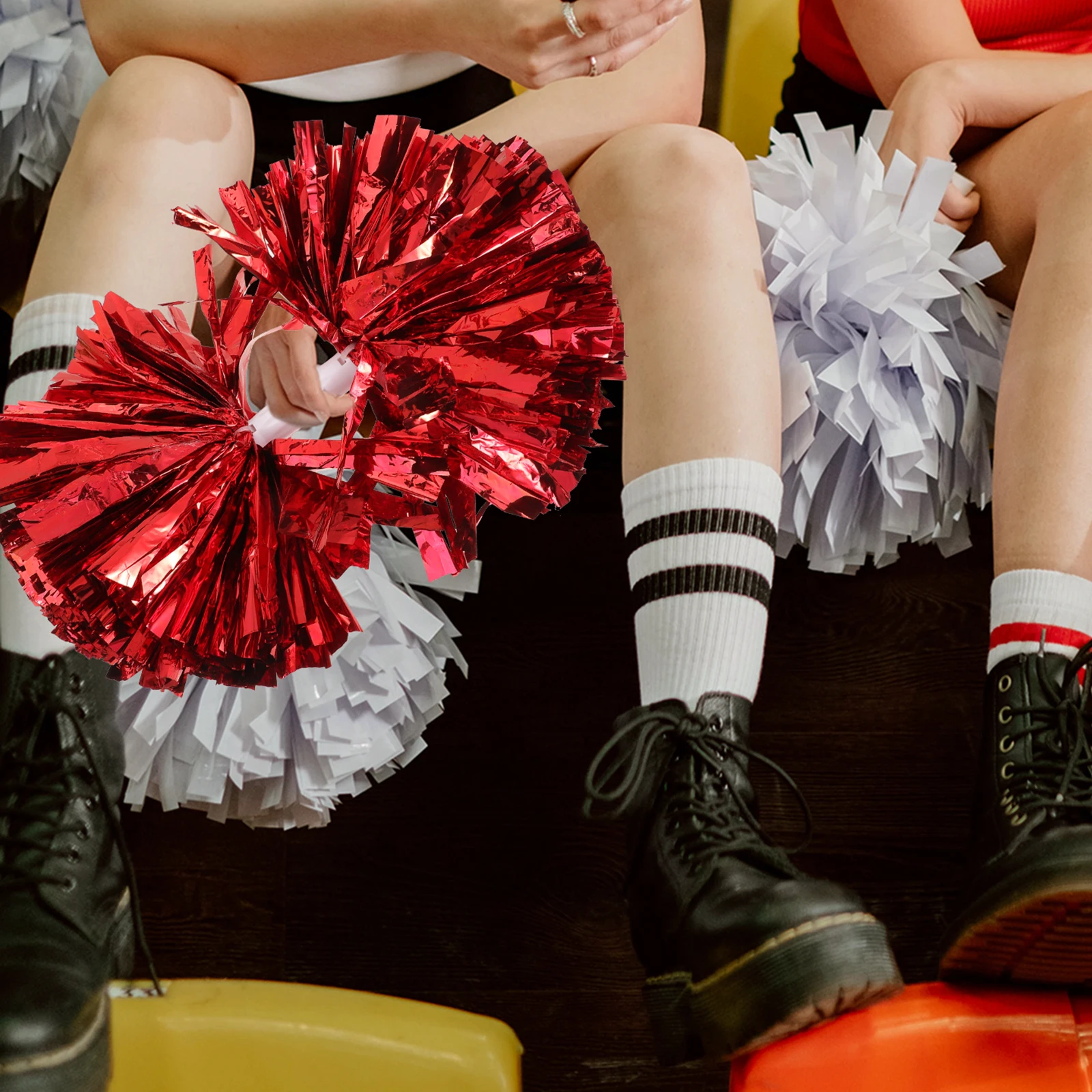

2Pcs Cheerleading Pom Poms Plastic Lightweight Reusable College High School Sports Event Props Mixed Color Durable