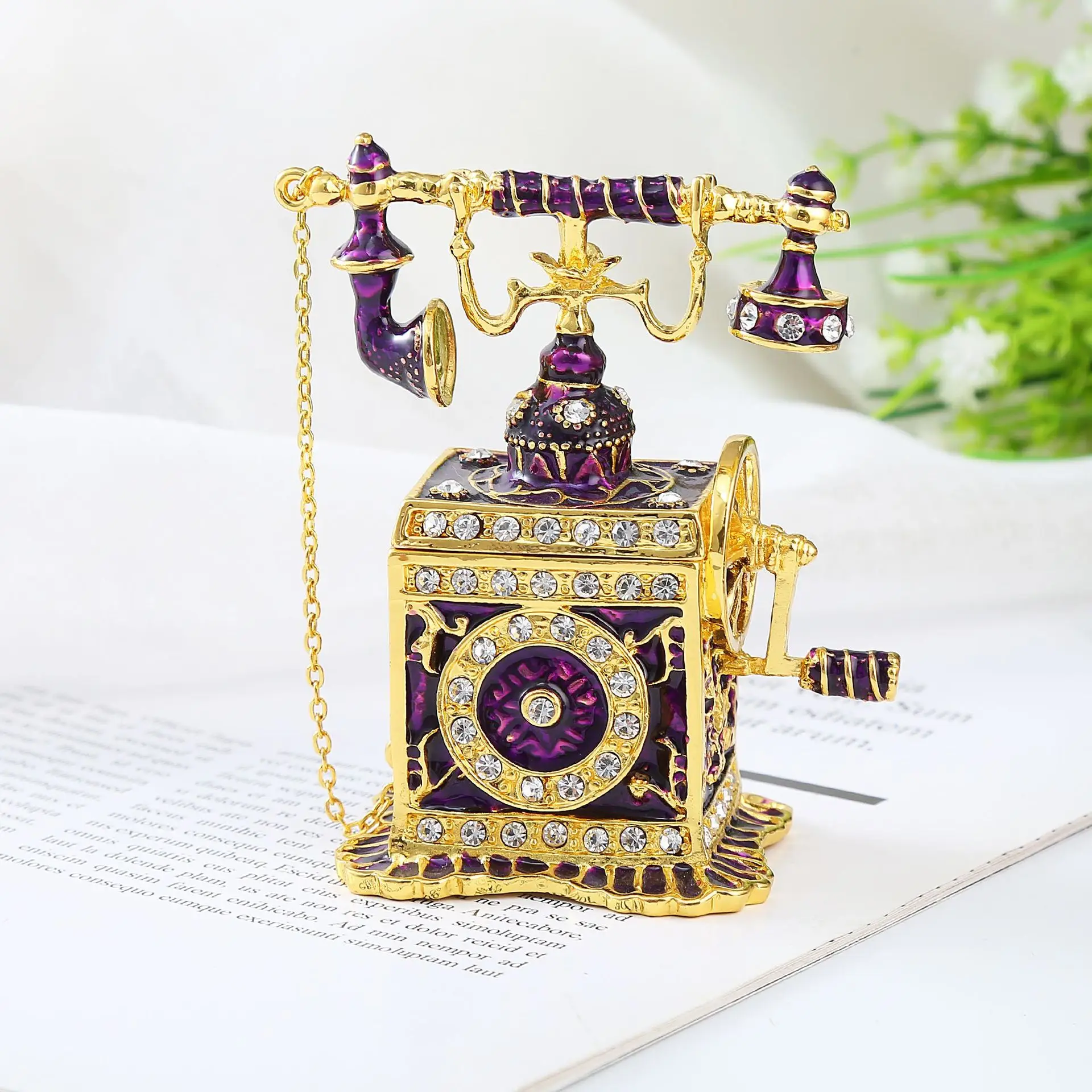 

Telephone Shaped Trinket Boxes Vintage Metal Crystal Rhinestone Jewelry Storage Organizer Case Home Table Decor Mystery Box Gift