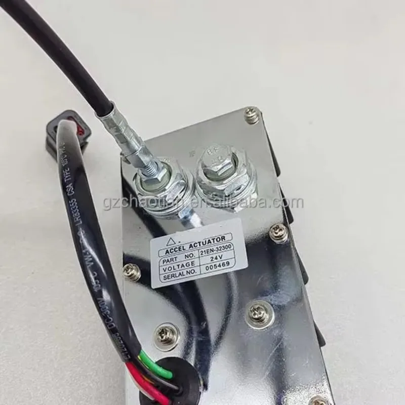 24V Excavator Throttle Motor 21EN-32371 21EN-32300 for R110-7 R130-5 Excavator Spare Parts Throttle Motor 21EN-32371