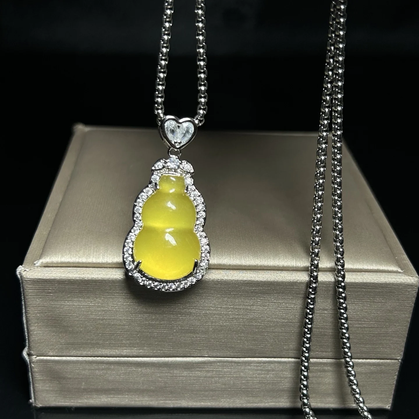 

Real Natural high Ice Jade Jadeite Carved Pendant&Necklaces
