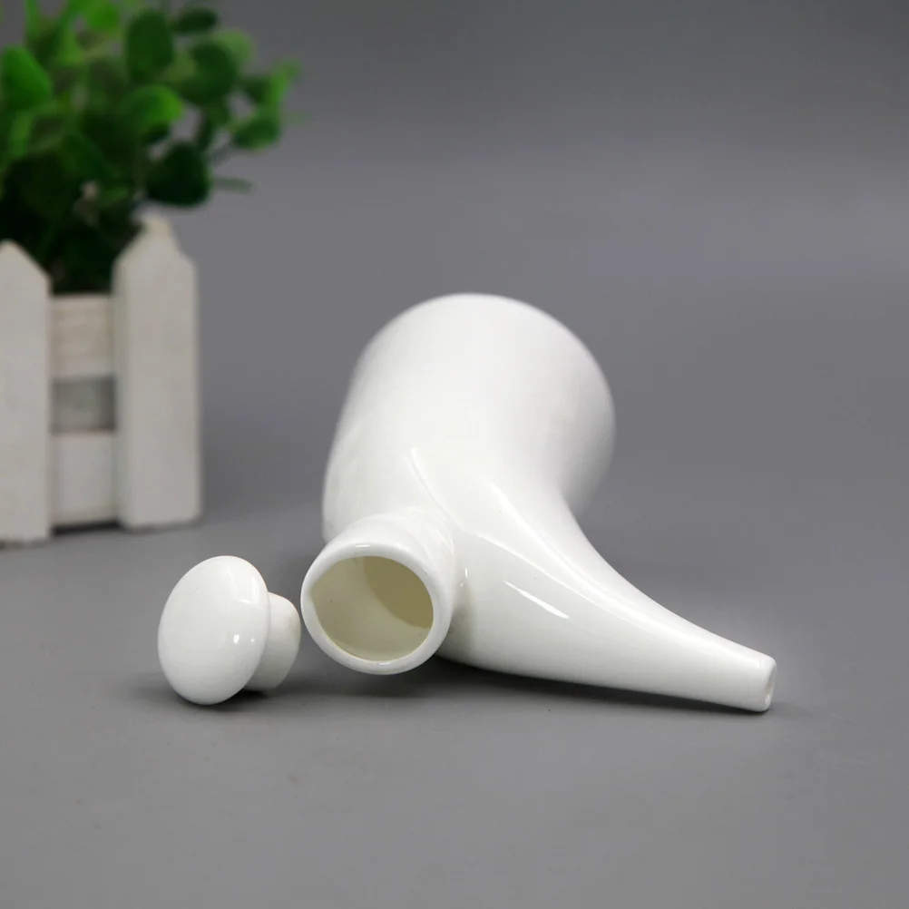 

1Pcs Bone China Vinegar Bottle Ceramic Sauce Bottle Seasoning Pot White Space-Saving Kitchen Storage Multifunctional Soy