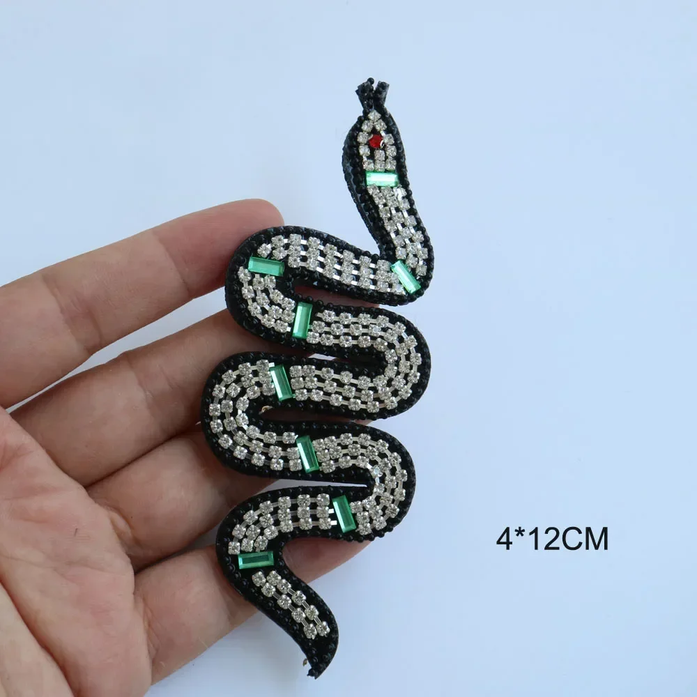 Fashion sew on Rhinestone beaded Patches for clothing Flower Bird embroidery applique Parches Handmade sequins patch