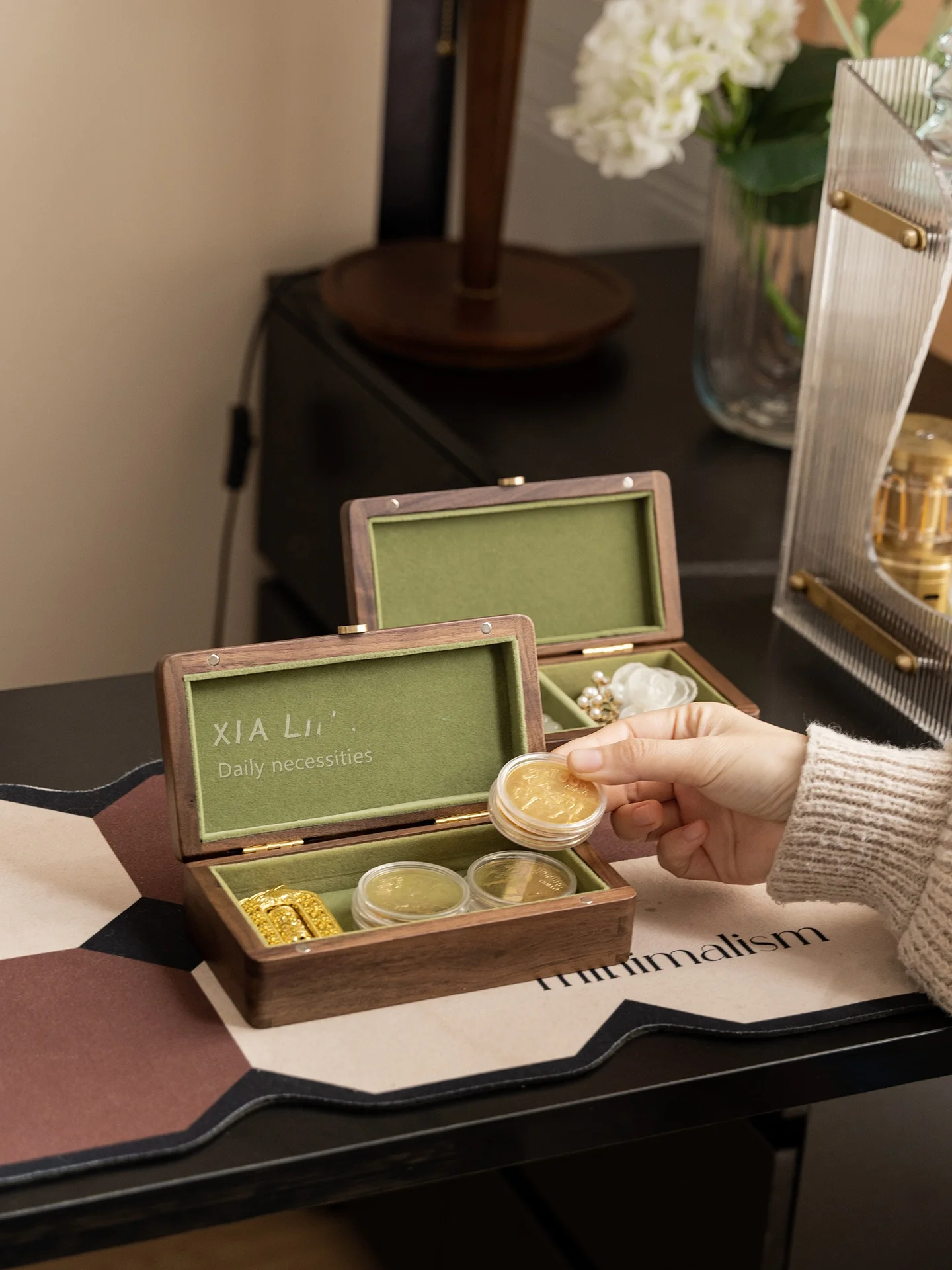 

Retro Sle Wooden Storage Box Gold Bar Coin Organizer Dustproof High Aesthetic Value Gift Box for Home Organization