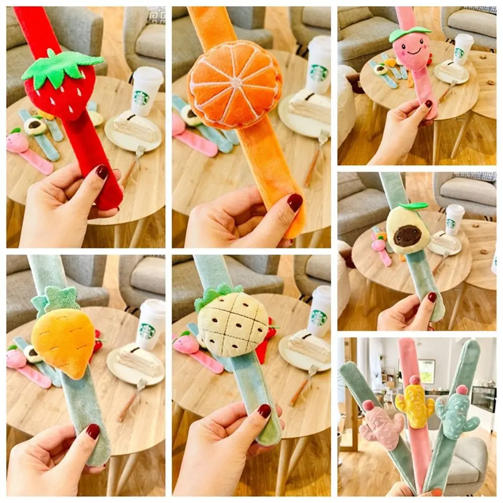 Obst Plüsch Klatschen Kreis Spielzeug Kinderspiel zeug Avocado Ananas Hand Klatschen Ring Erdbeer Orange Plüsch Ohrfeigen Armband Mädchen Armband