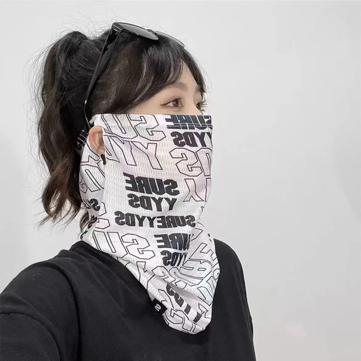 

Women's Fashion Breathable Ear Hanging Mask Quick Drying Ice Silk Neck Cycling Sunscreen Mask Men's Outdoor Fishing Sports