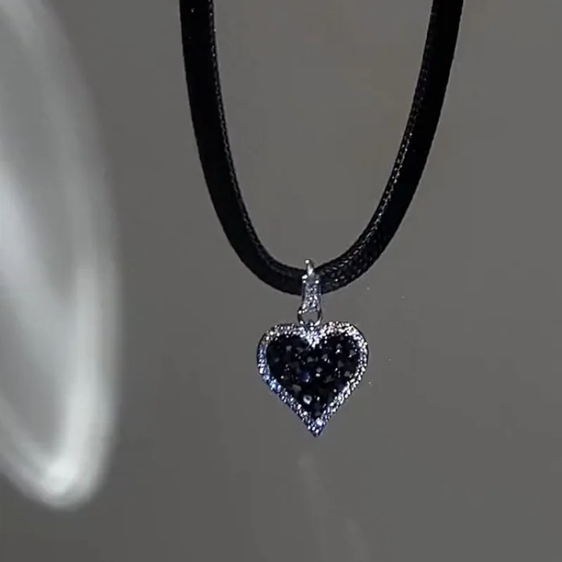 Spice Girl Crystal Peach Heart Black Leather Rope Necklace for Women Fashion Gothic Style Necklace Party Jewelry Birthday Gift