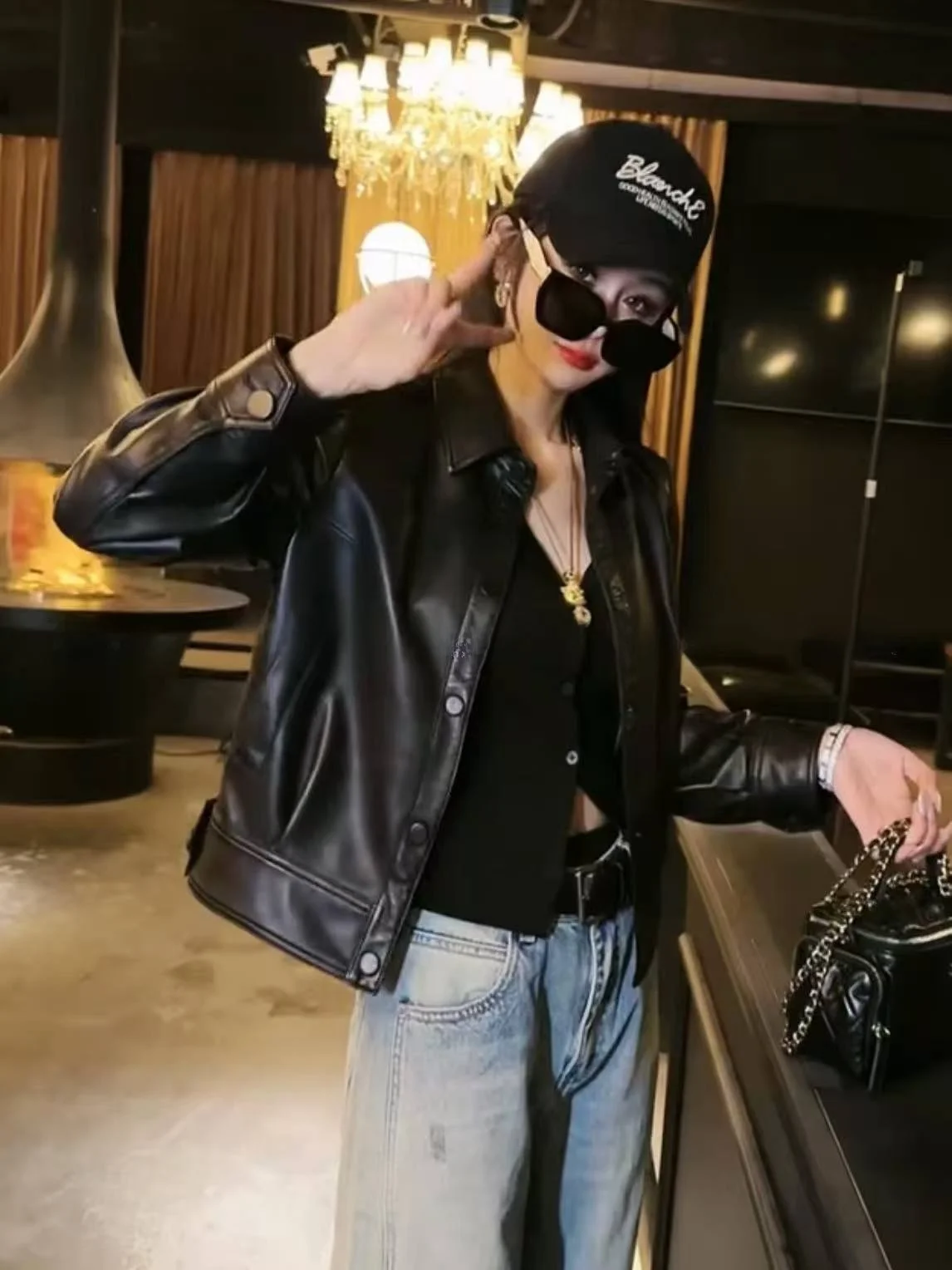 

Весна 2026: Винтажная кожаная мотоциклетная куртка в гонконгском стиле, свободного кроя, для женщин, с воротником-стойкой, на молнии