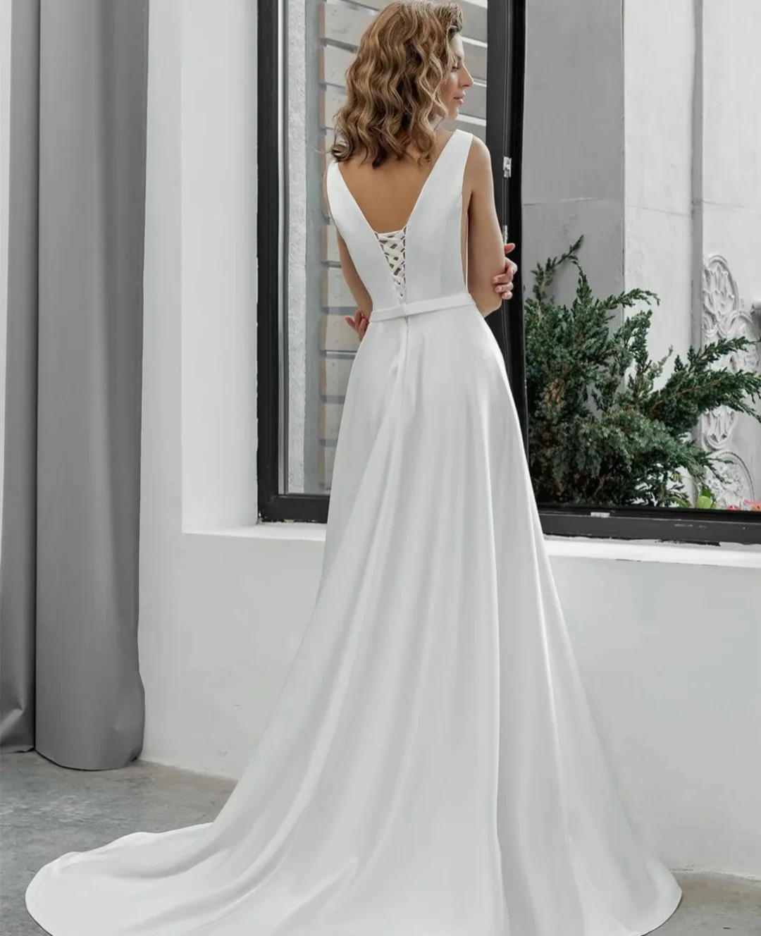 Vintage Long White V Neck Satin Evening Dresses Sleeveless Backless A Line Sweep Train Vestido De Noiva Casamento 2024