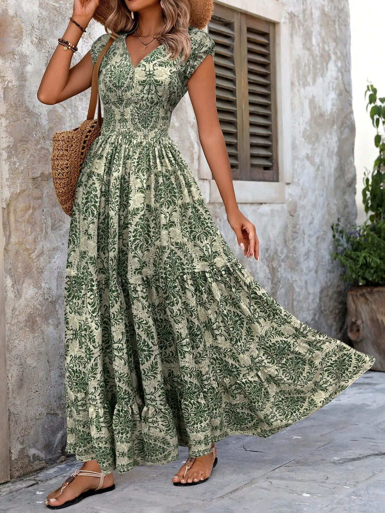 

Floral dress with bohemian style, V-neck, slimming, and camouflages fat, essential for summer vacation style.