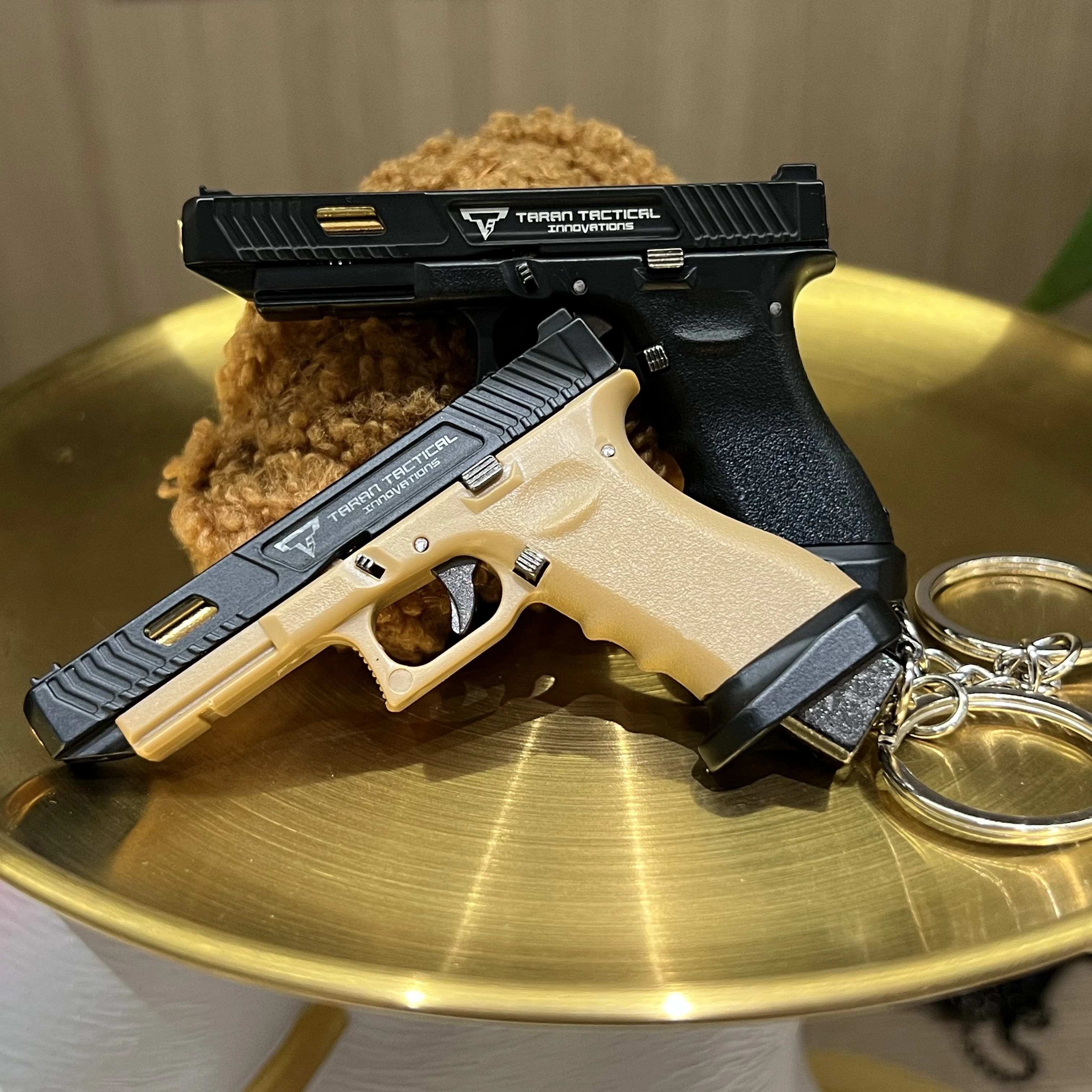 Pistola in lega 1:3 G34 TTI con fondina, portachiavi, smontaggio e montaggio modello mini pistola, pistola giocattolo, regalo per appassionati militari