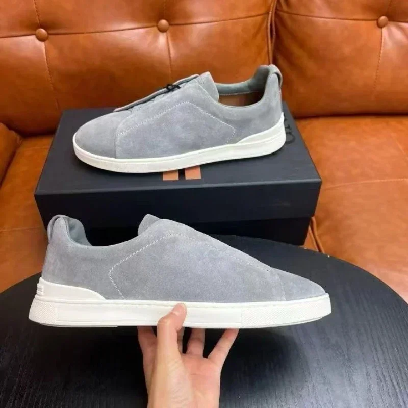 

Flat bottomed canvas casual sports shoes for men's spring and autumn new round toe soft soled men's shoes and sports shoes men