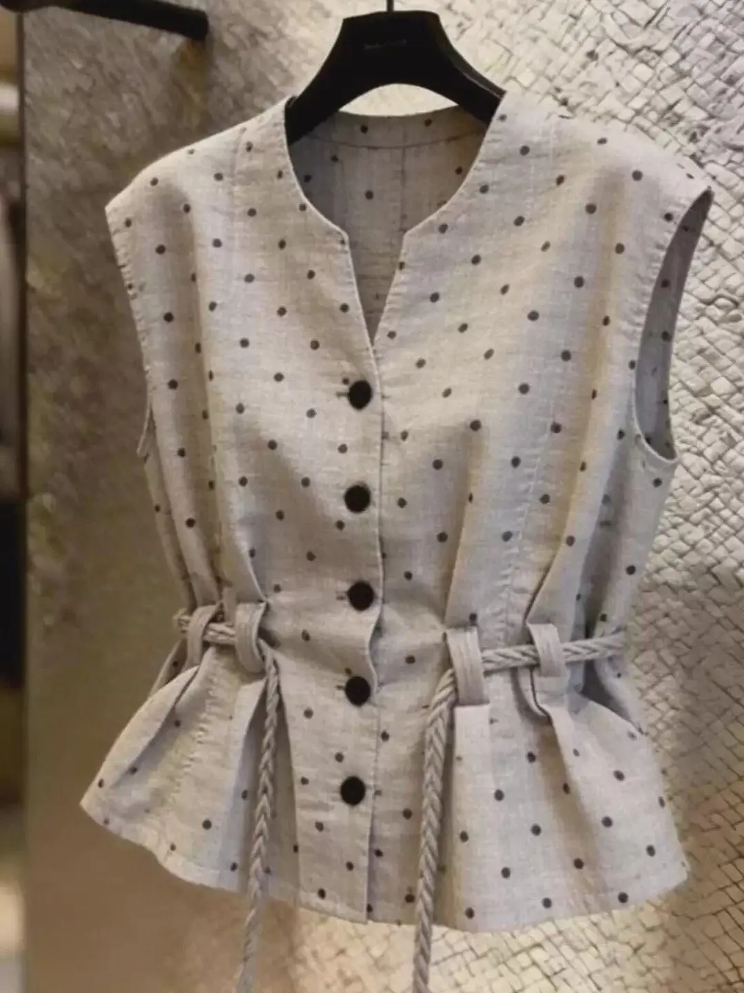 

Oule Luxury Polka Dot Sleeveless Vest Women Summer Waist Cinch Tie Slimming Versatile Top City Walk Open Cardigan