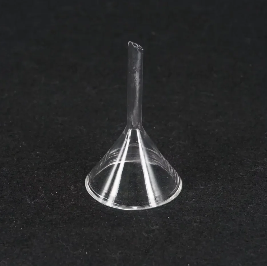 40 millimetri In Miniatura Laboratorio Imbuto di Vetro Borosilicato Cristalleria Triangolo Imbuto