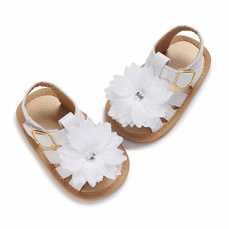 Sepatu sandal bayi, musim panas bayi sol karet Anti selip sepatu bayi bunga sepatu bayi pertama pasang sepatu putri bernapas untuk berjalan