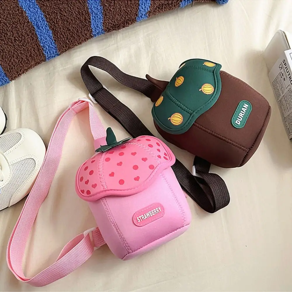 

Sweet Strawberry Children Backpack Cloth Cartoon Children's Crossbody Bag Lightweight Fruit Students Chest Bag Travel