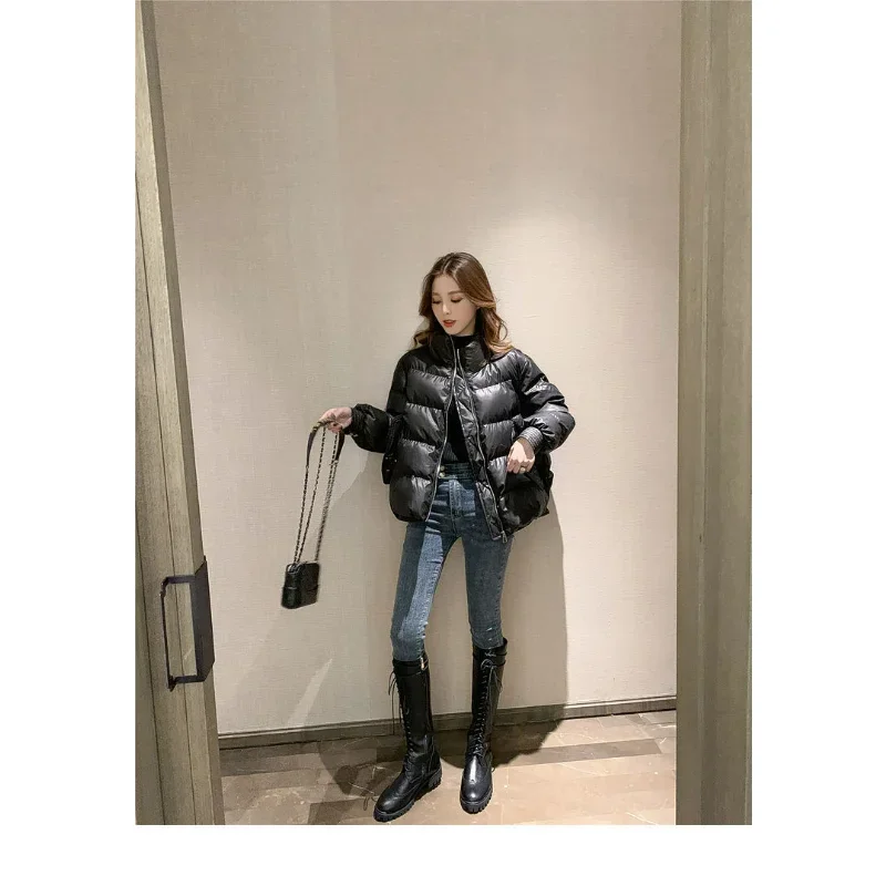 

Антисезонная зимняя одежда с воротником-стойкой яркий красный пуховик женский короткий теплый толстый хлеб пуховик высокого качества