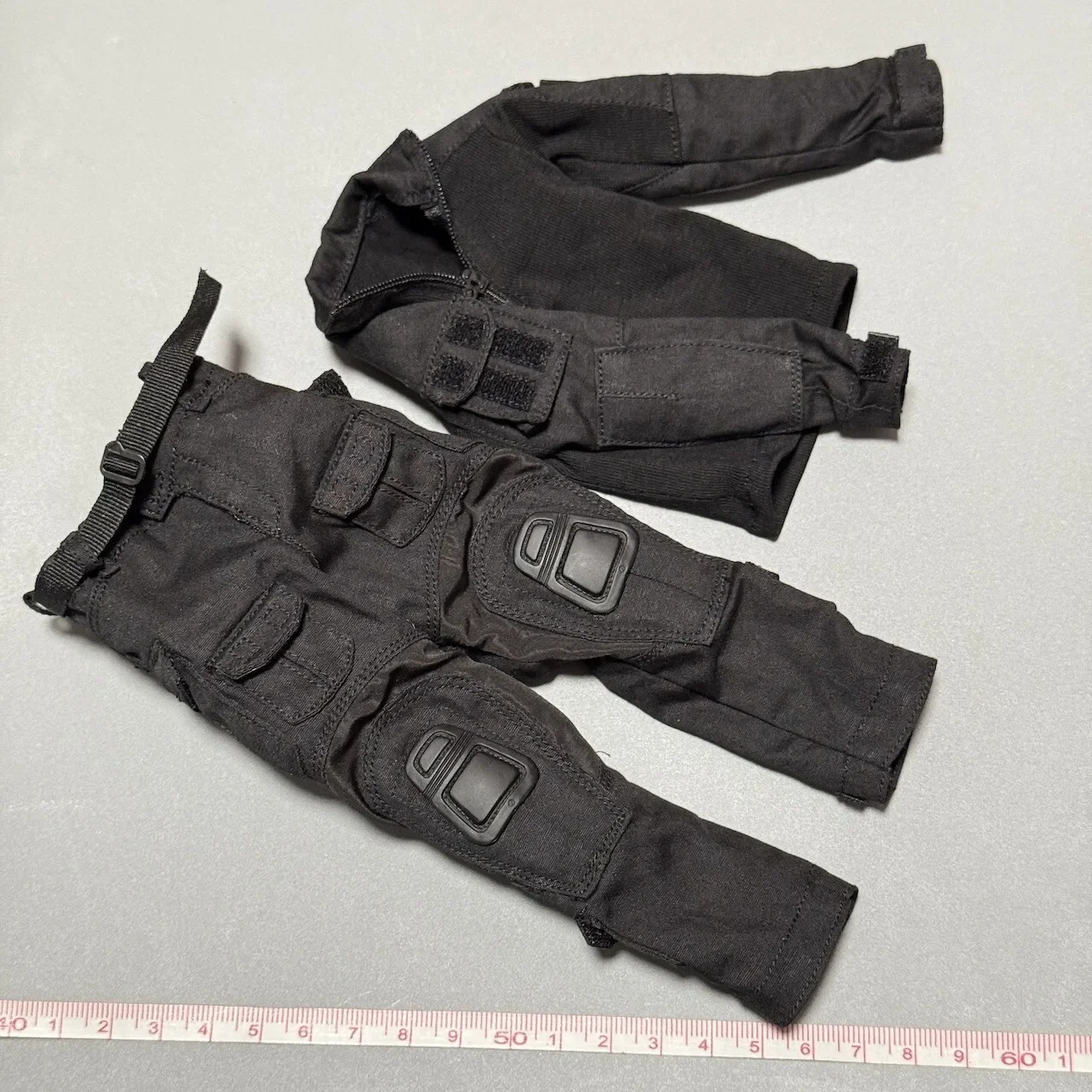 

DAM 78103S 1/6 Soldier Uniform Set Model for 12''Russian MVD Granite Group