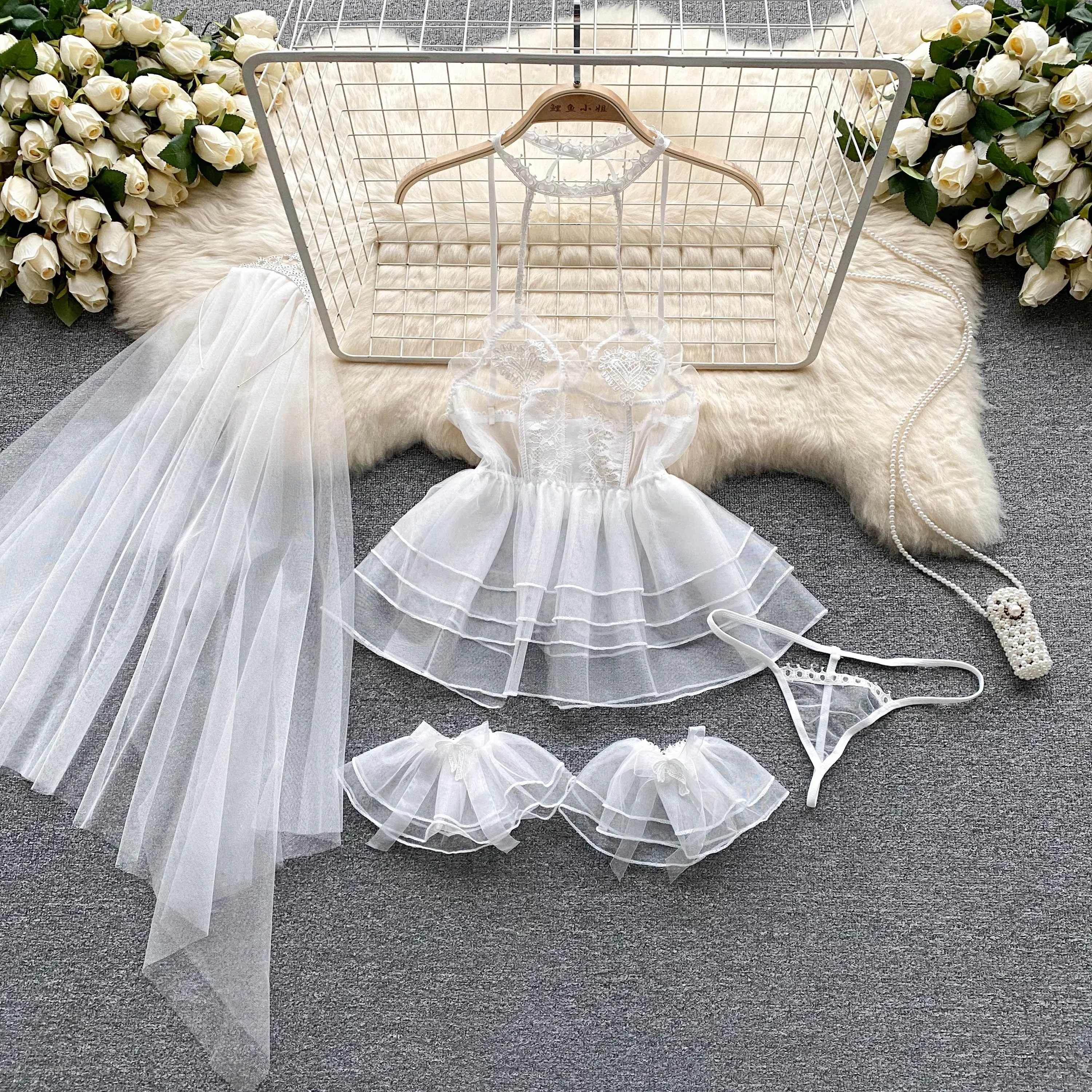 

Wedding Cosplay Erotic Lingerie Pajamas Dress Sets Women Halter Straps Gauze Nightgowns Fashion Sheer Sexy Night Dress New