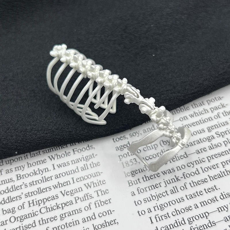 Cyberpunk Gothic Spine Bones Skeleton Knuckle Ring Unisex Alloy Rings Adjustable Opening Hip Hop Jewelry Accessories Prop