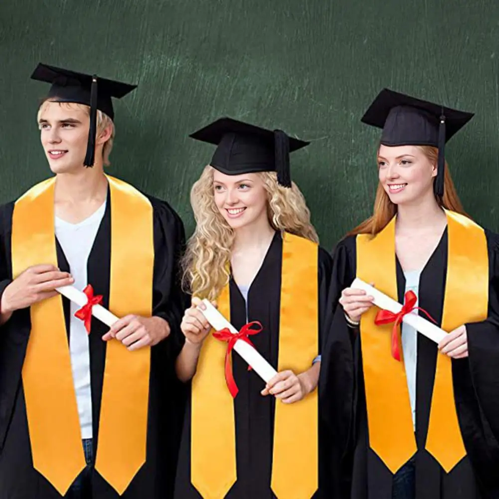 Easy Maintenance Graduation Outfit Stretchy Fabric Graduation Robe Adults Unisex Matte Graduation Cap Gown Set with 2026 Tassel