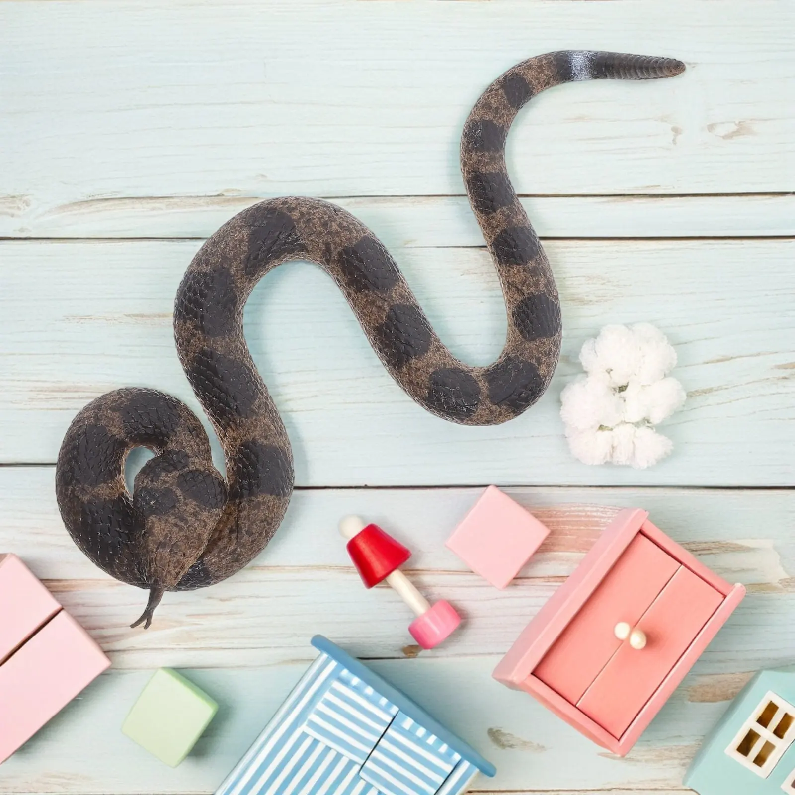 

2Pcs Realistic Rubber Snake Lifelike Rattlesnake Prank Prop Halloween Party Garden Decoration Scary Prank Flexible Soft