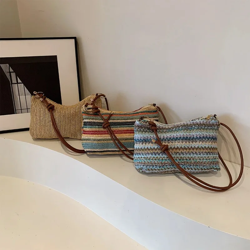

Women's Striped Woven Straw Tote Bag - Lightweight Large Capacity with Detachable Coin Purse & Zip Closure for Beach Vacation