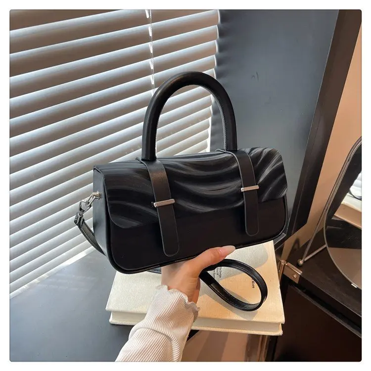 

2025 Trendy Shoulder Bag, Niche Vintage Crossbody Purse for Women, Versatile Day-to-Night Tote, Minimalist Sling Bag, Textured