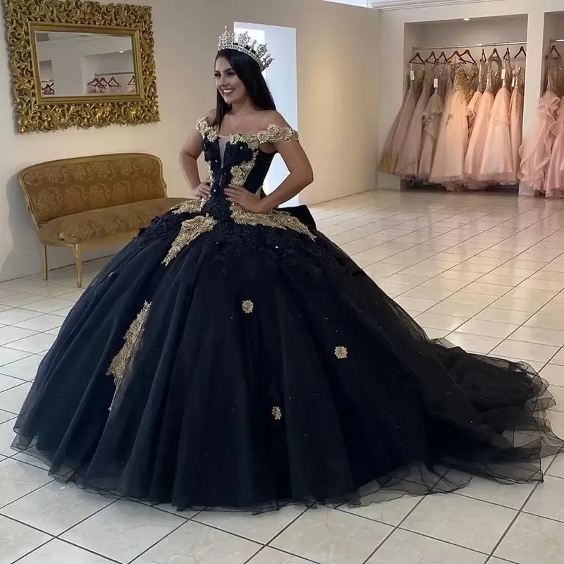 

Черные платья для Quinceanera, Золотое кружевное женское платье с открытыми плечами, пышные тюлевые платья для выпускного вечера 16, для мексиканской девушки, корсет на спине
