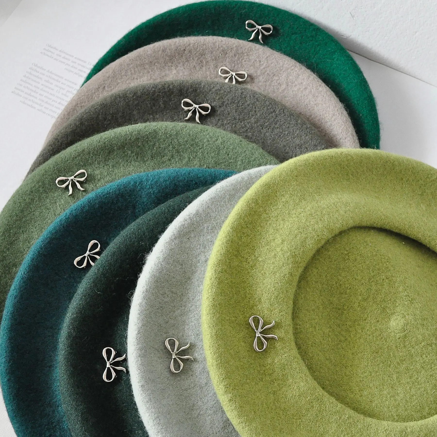 

Autumn and winter new Korean style sweet wool painter hat women's bow decorative buckle wool beret берет