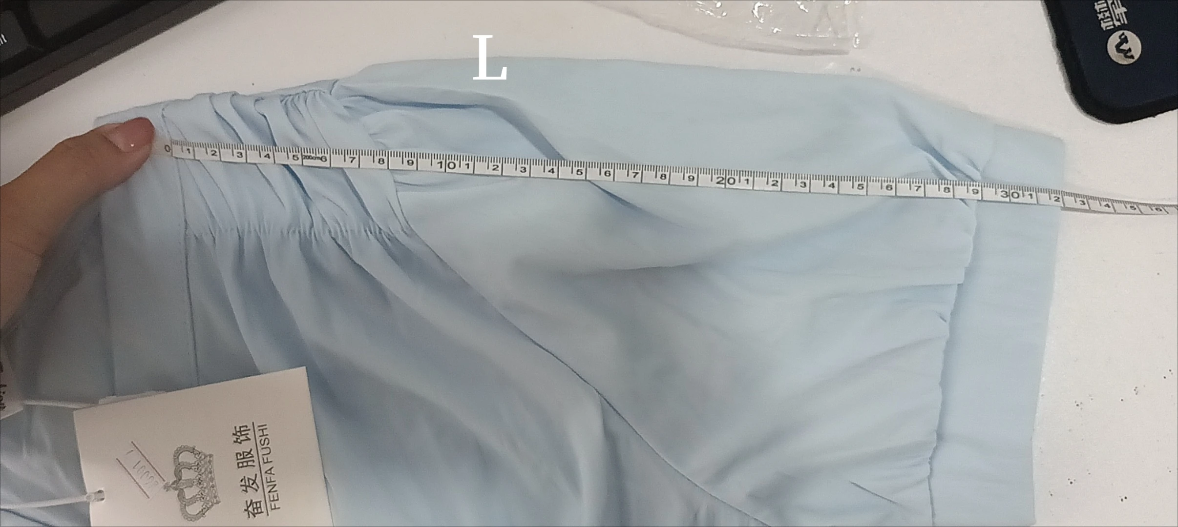 200 Pounds Plus Size Elastische Taille Büro-Damen-Trendhemd und Bluse Einfarbiges Oberteil Damenbekleidung V-Ausschnitt French Chic Basics – Detail 2