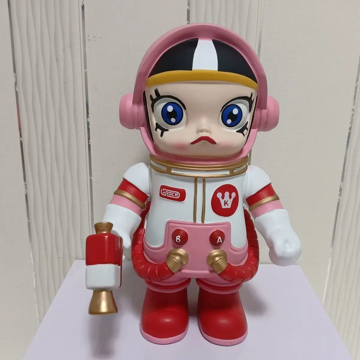 

Mart Bubble Jasmine Small Floor Decoration Light Luxury Trendy Play Living Room Gift Premium High End Astronaut Model