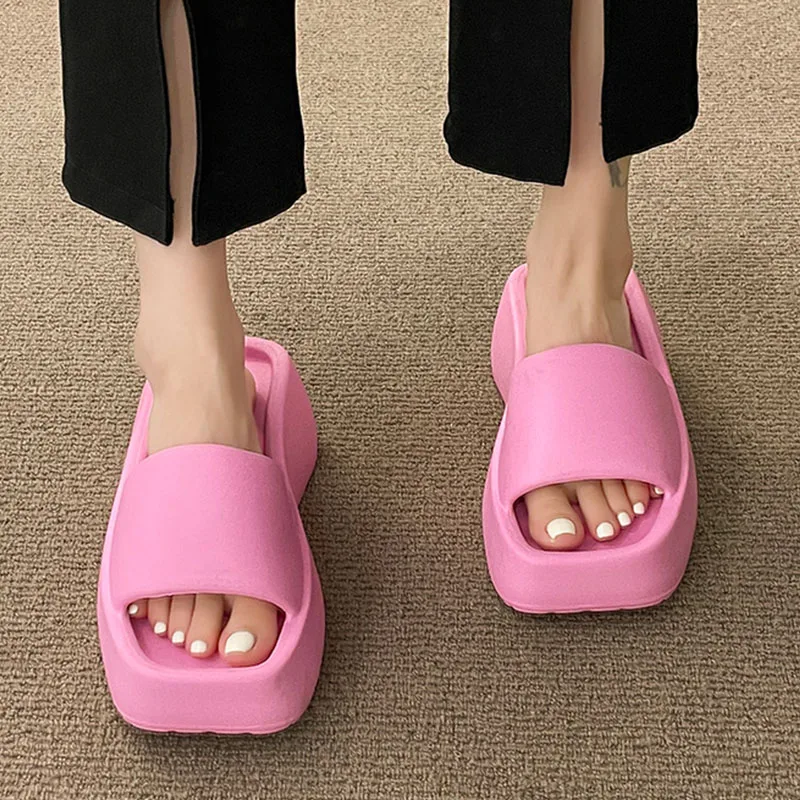 2023 Women New Luxury Brand Square-Headed Thick-Soled Flat Middle Heel Slippers Women\'s Simple Beach Pink Sandals Slippers