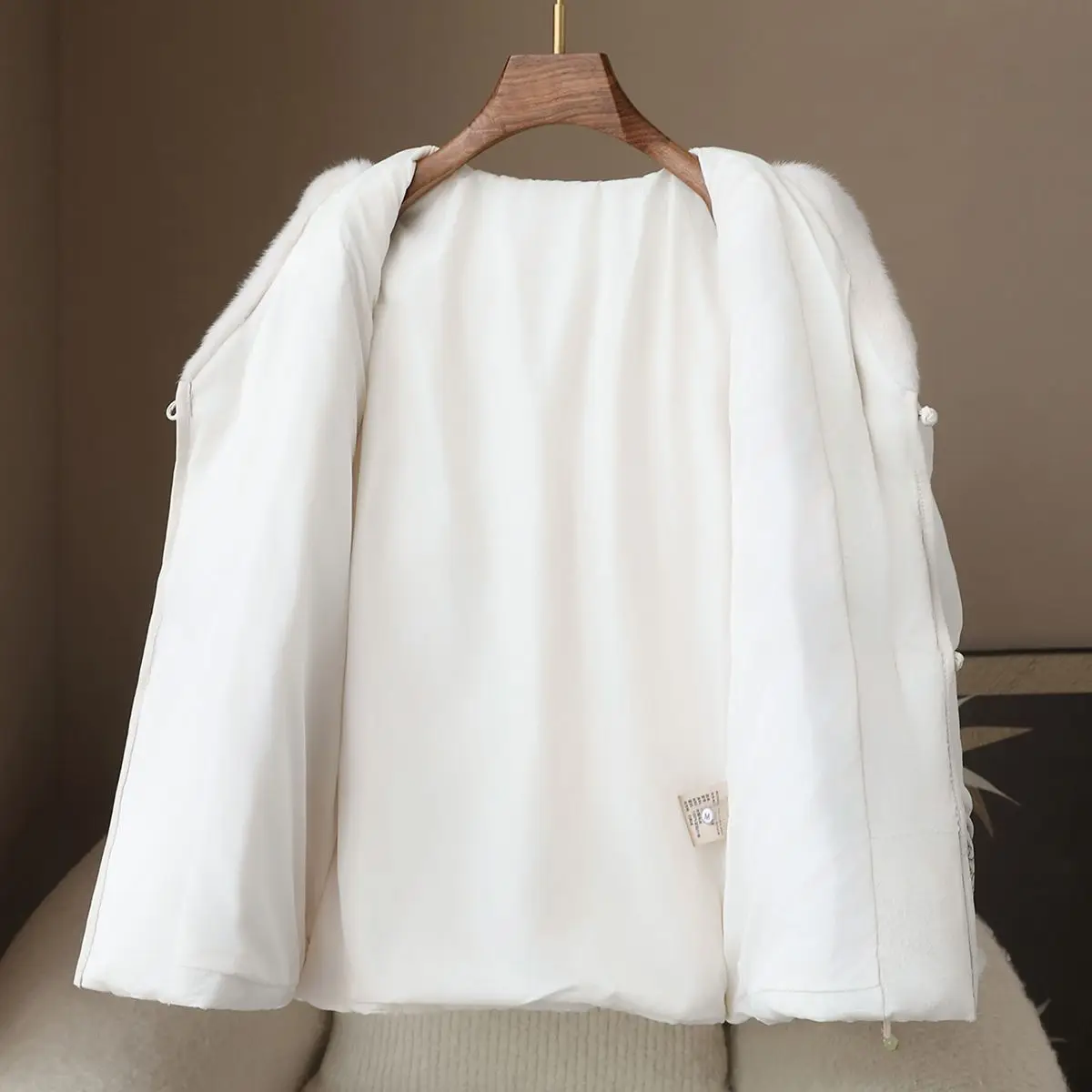 2025 가을 겨울 신상 여성 다운 자켓 루즈핏 레트로 출퇴근 자수 구스 다운 자켓