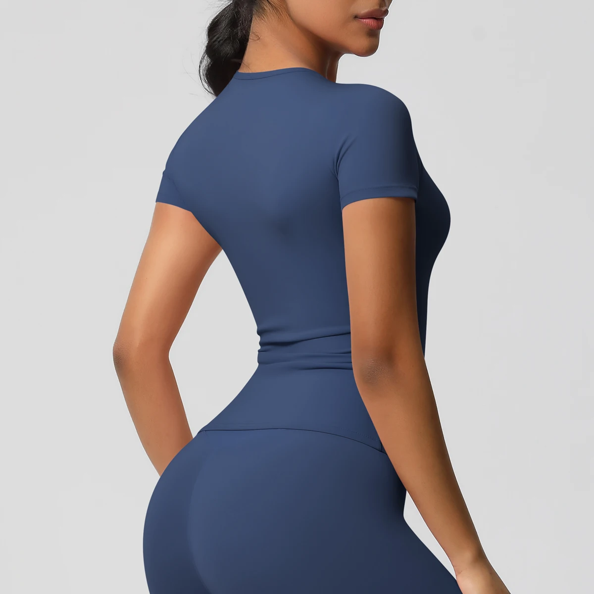 تي شيرت نسائي رياضي للجري صيفي بأكمام قصيرة ورقبة دائرية قابل للتنفس وقابل للتمدد في صالة الألعاب الرياضية واليوجا النحيفة واللياقة البدنية