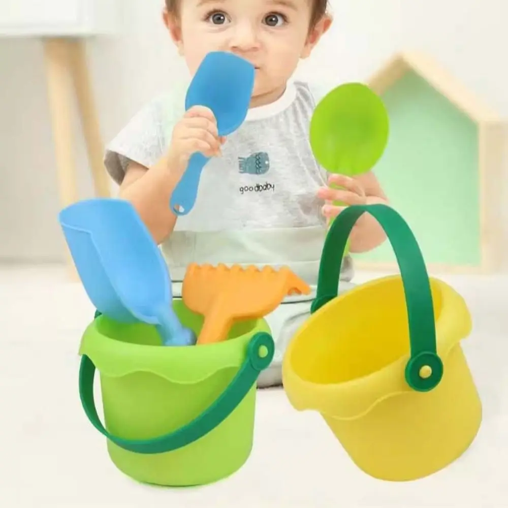 Set di giocattoli da spiaggia creativi multicolori Secchio da spiaggia in plastica morbida e liscia Pala da sabbia resistente all'usura durevole per bambini