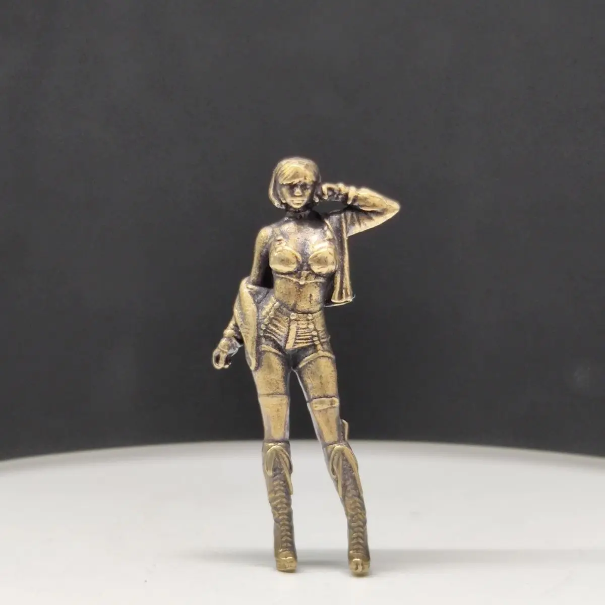 Brass Paintable Modern High-heeled Beauty 1:64 Scale Model Doll Figurine Miniature White Film Sexy Car Model