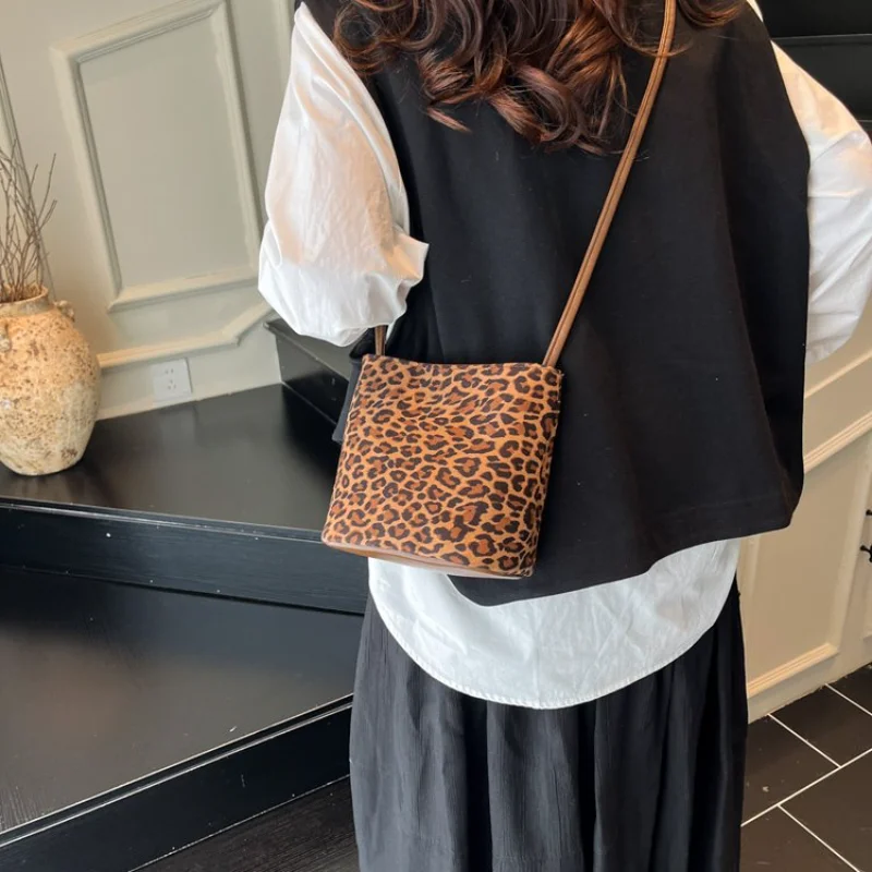 Bolso de Hombro Tipo Cubo con Estampado de Leopardo para Mujer, con Correa de Cuero, para Oficina, Uso Diario, Viajes de Fin de Semana, Compras y Recados