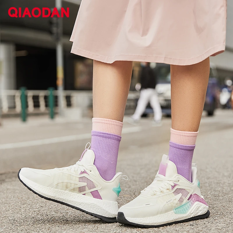 QIAODAN Female Sneakers 2023 Letter Printed Comfortable Casual Anti-Slip Outdoor Women Shoeless Footwear Sports Shoes KM12210206