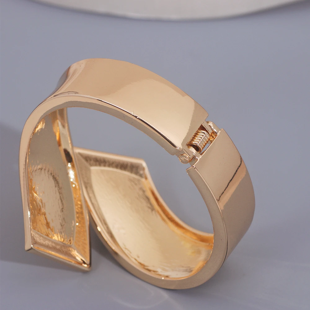 2024 Trendy Simple Wide Cuff Bracelet & Bangle For Women Minimalist Alloy Chunky Big Bracelets Fashion Party Jewelry Accessories